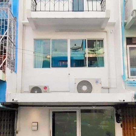 Whole 3-Storey House Right In The Local Community. Bangkok Exterior photo